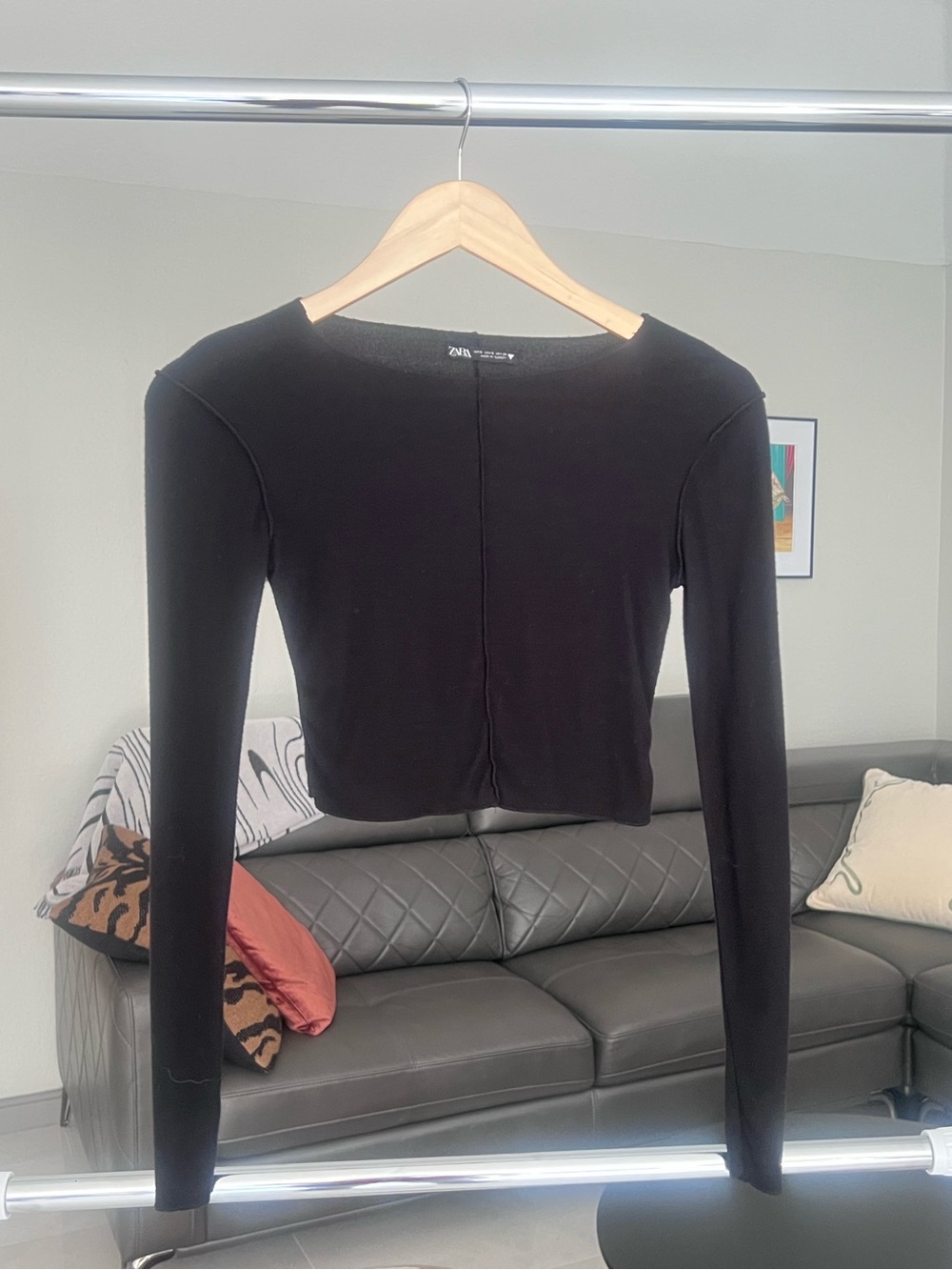 Zara Black Long-Sleeve Cropped Top - Slim Fit - Picture 1 of 6